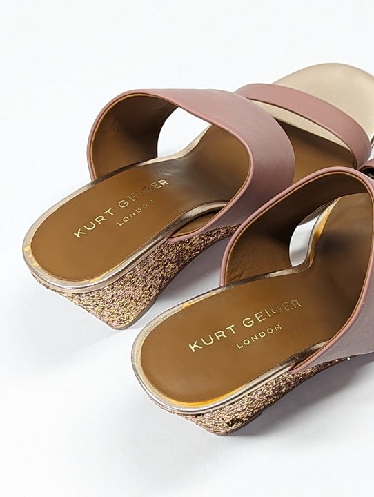 Kurt Geiger London Women's Charing Wedge Sandals Pale Pink Size 39 (MSRP $185)