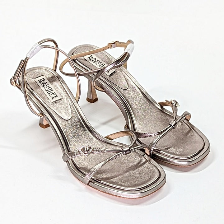 Badgley Mischka Brynna Leather Sandals with Heart Buckle Size 9 (MSRP $235)