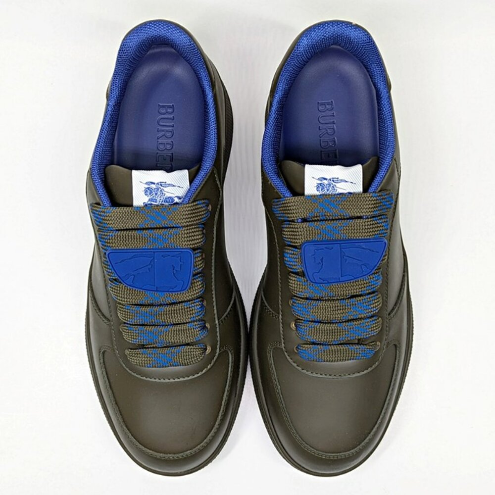 Burberry Men's Terrace Low Top Leather Sneakers in Loch Size 43 (MSRP $820)