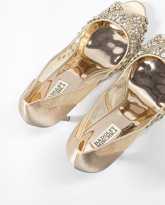 Badgley Mischka Women's Pepper Embellished Pumps Satin Size 9.5 (MSRP $295)