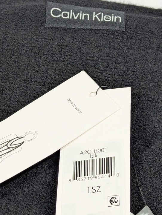 Calvin Klein Women’s Super Soft Black Infinity Loop Scarf O/S (MSRP $68)