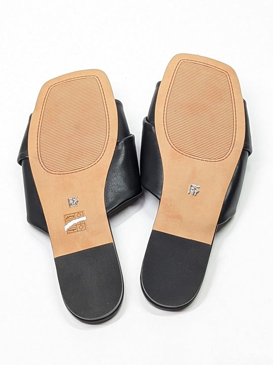 NWOB DKNY Women's Doretta Black Square Toe Slide Sandals Size 8 (MSRP $120)