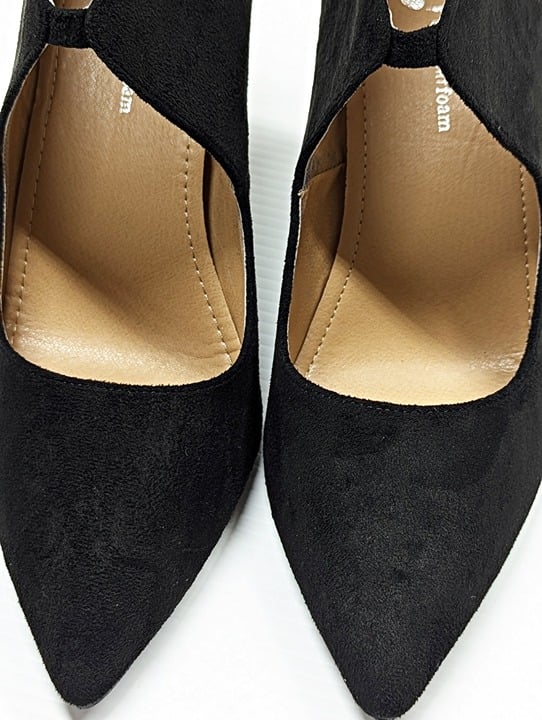 Journee Collection Women's Junniper Keyhole Stilettos Black Size 10 (MSRP $100)