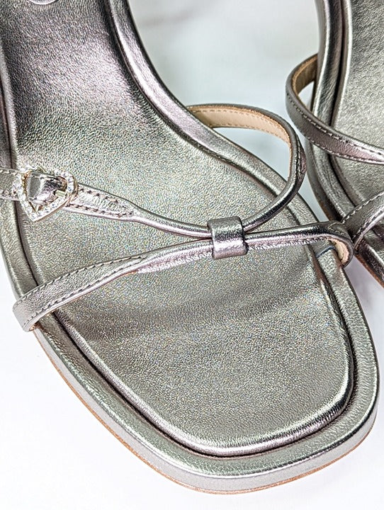 Badgley Mischka Brynna Leather Sandals with Heart Buckle Size 9 (MSRP $235)