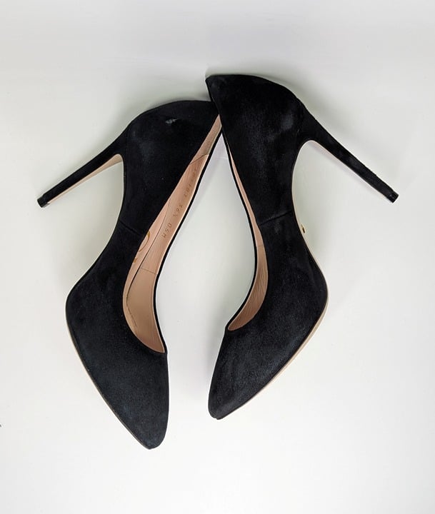 Gucci Women's Black Suede Point Toe Stiletto Heel Pump Size 36.5 (MSRP $720)