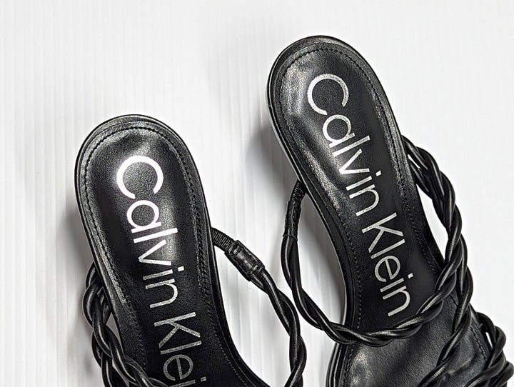 Calvin Klein Women's Ileyia Strappy Slip-On Dress Sandals Size 7 M (MSRP $99)