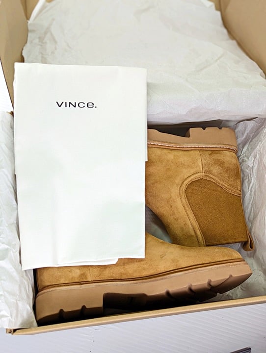 Vince Women's Rue Tan Suede Chelsea Lug Boots Size 6.5 M (MSRP $395)