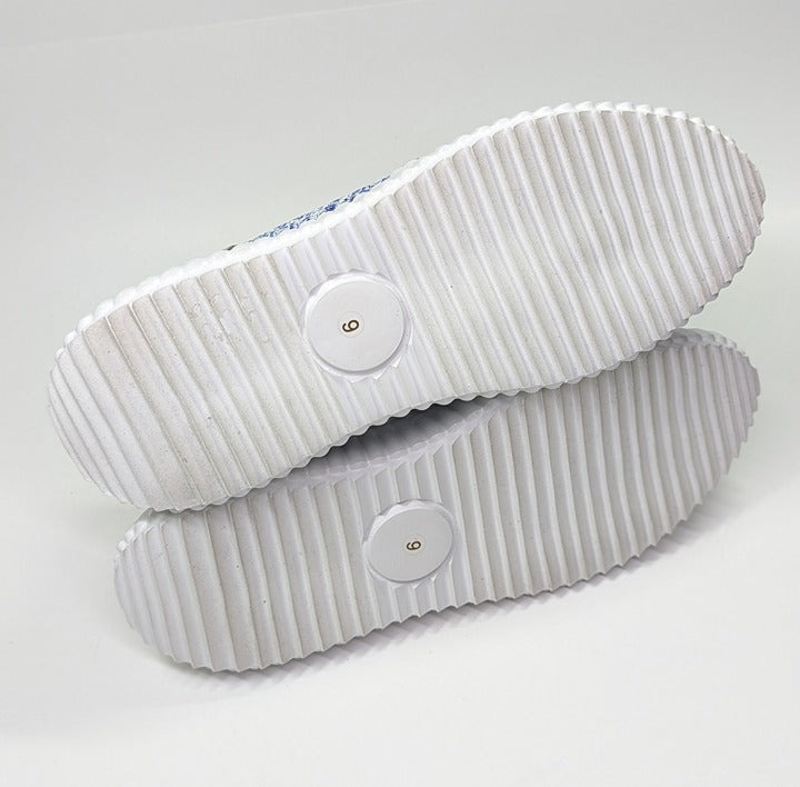 J/Slides Charlene Women's Navy Beige Whipstitch Sneaker Size 9 (MSRP $79)