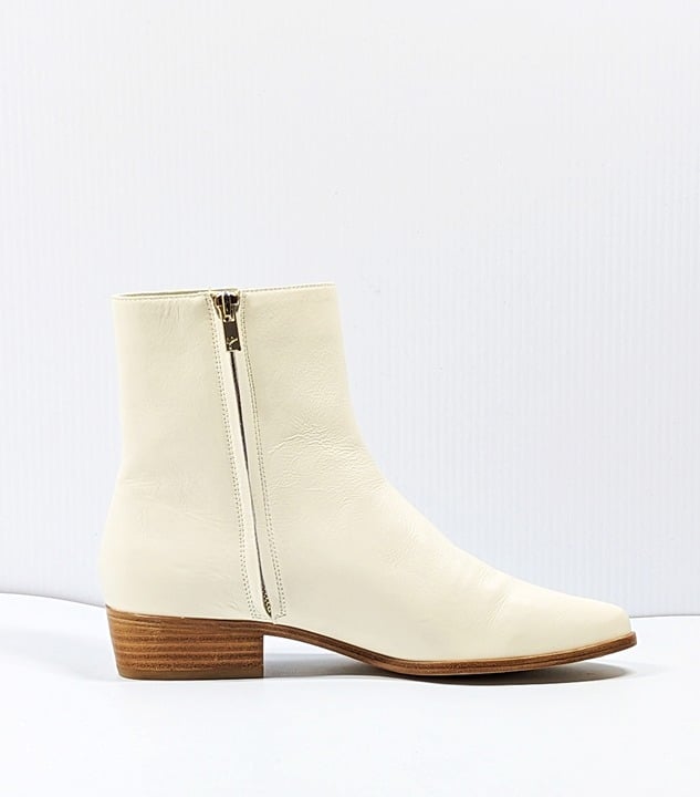 Joie Women's Laleh Ruffle Shell Leather Ankle Booties Size 39.5 EU (MSRP $368)
