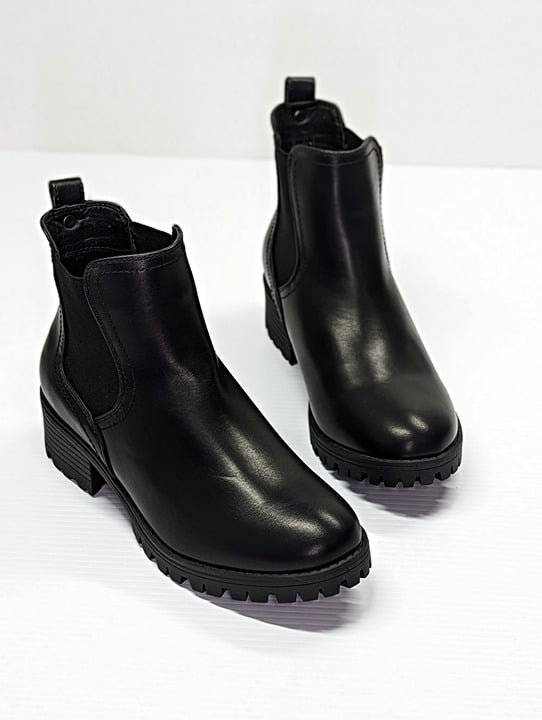 Sugar Women's Kelce Ankle Boot Black Smooth Gore Size 8 M (MSRP $65)