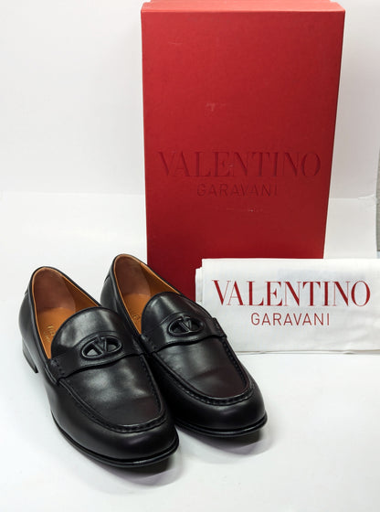 Valentino Garavani Men's Vlogo Penny Loafer in Nero Black Size 43 (MSRP $980)