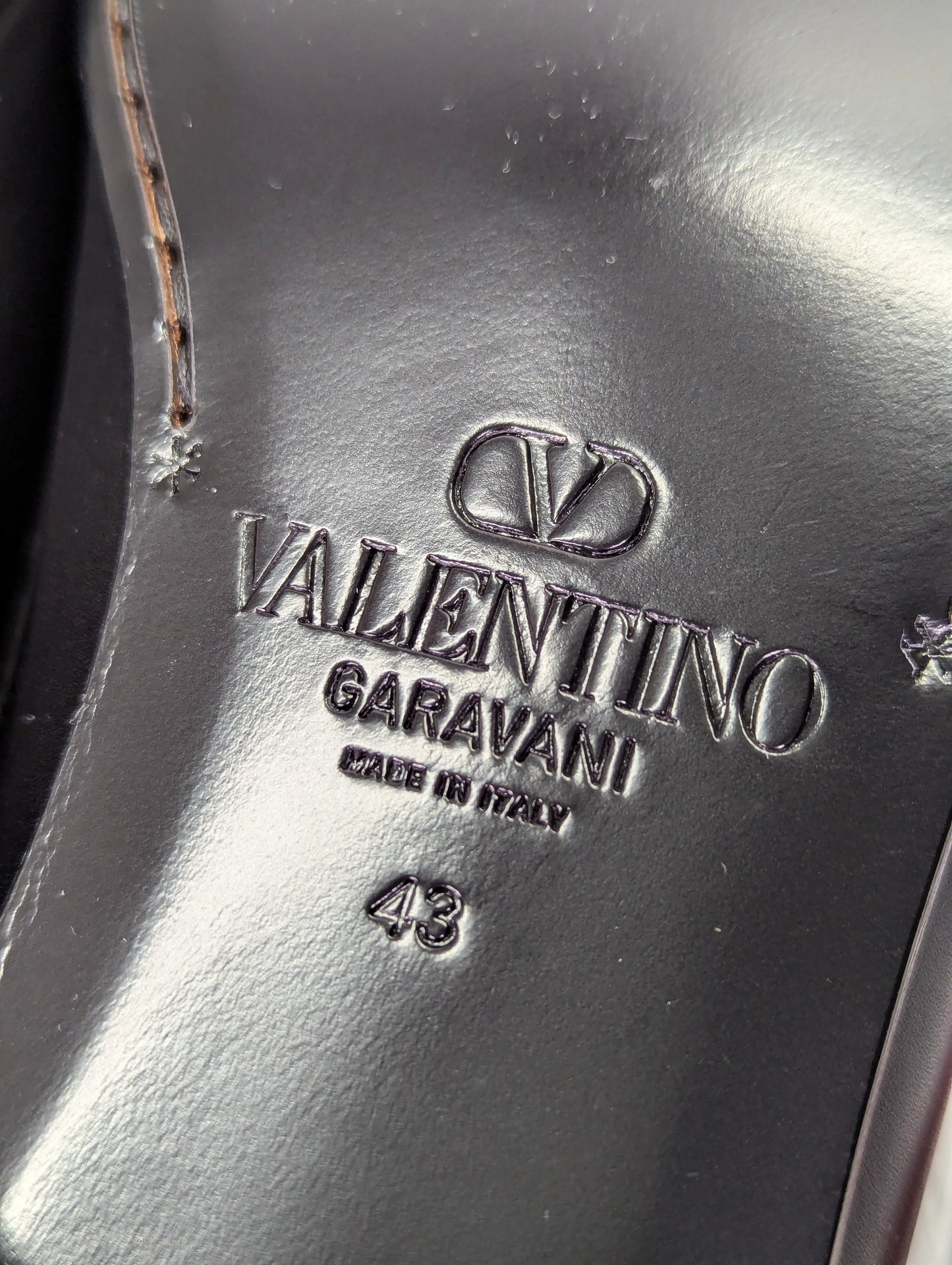 Valentino Garavani Men's Vlogo Penny Loafer in Nero Black Size 43 (MSRP $980)