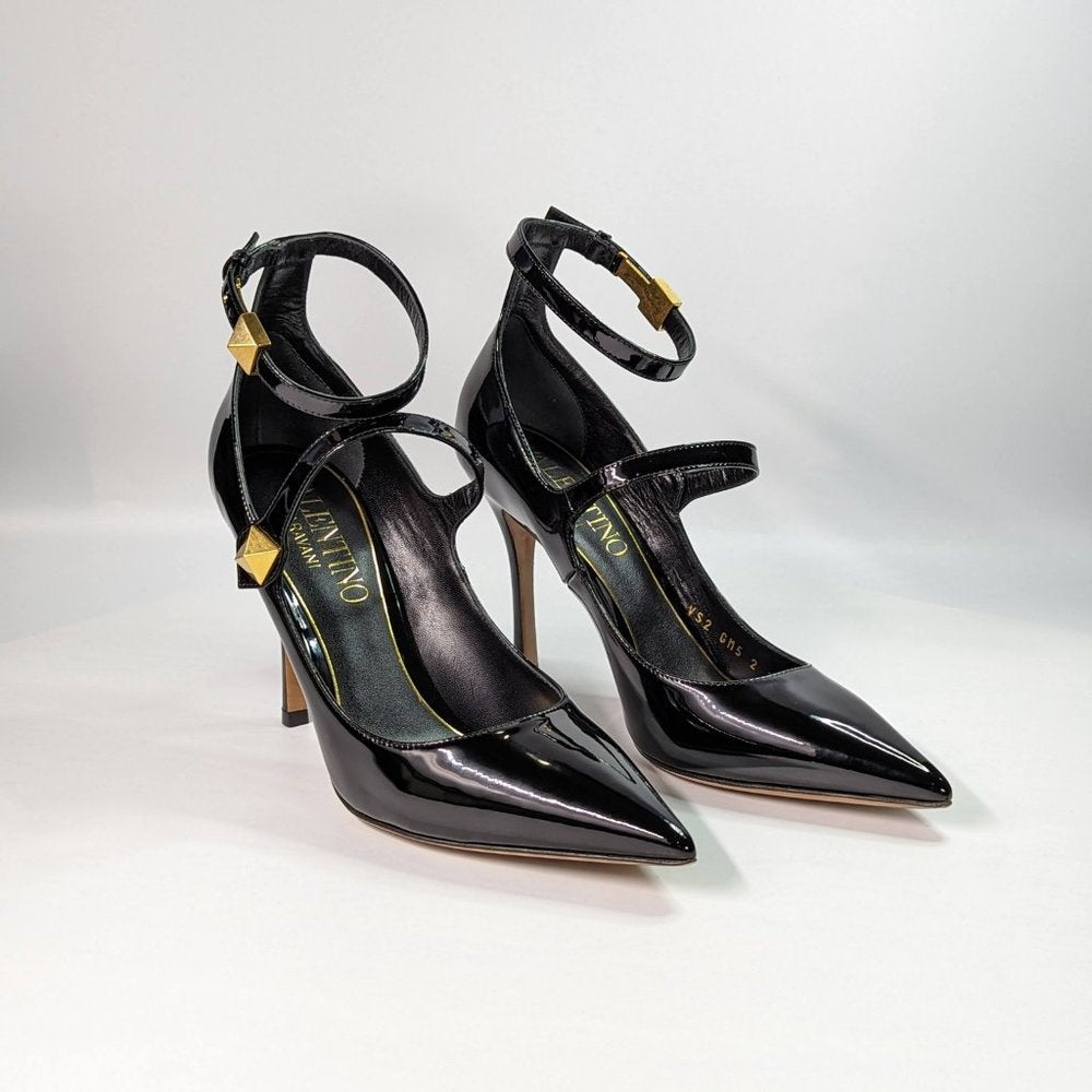 Valentino Garavani Women's Pointed Toe Ankle Strap Heel Pumps Size 37 MSRP $980