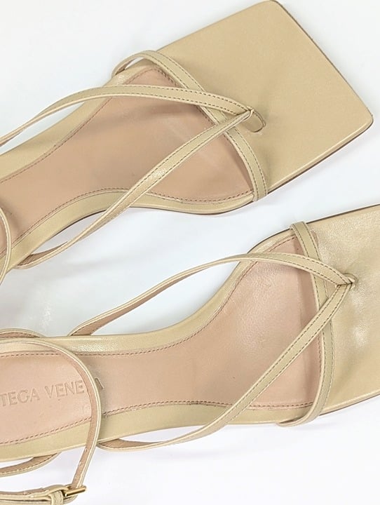 Bottega Veneta Women's Stretch Ankle Strap Kitten Sandals Size 36.5 (MSRP $990)