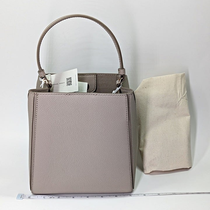 Tory Burch McGraw Small Bucket Bag Convertible in Fresh Clay (MSRP $368)