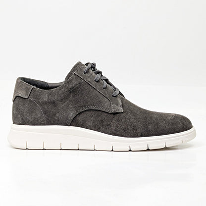 Vince Men's Stephen Low-Top Sneakers Graphite Suede Size 9 (MSRP $225)