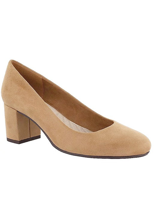 Easy Street Proper Women's Pumps Sand Super Suede Size 11 (MSRP $60)