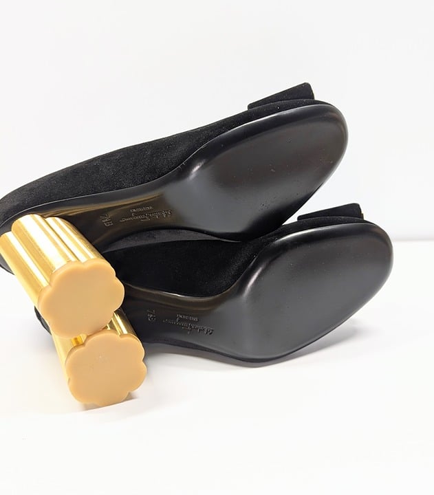 Salvatore Ferragamo Capua 85 Women's Flower Heel Satin Pump Size 7.5 (MSRP $850)