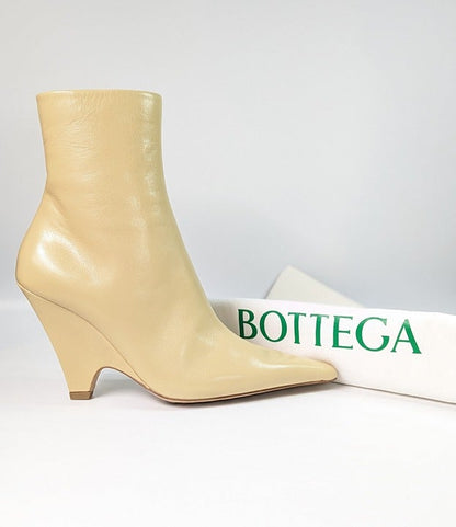 Bottega Veneta Women's Pointed Ankle Boots Cane Sugar Size 40 IT (MSRP $1,450)