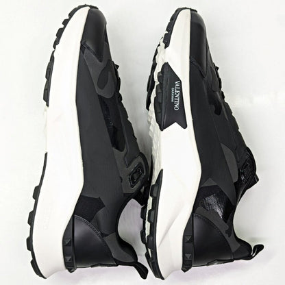 Valentino Garavani Men's True Act Low Top Canvas Sneakers Size 44 (MSRP $980)