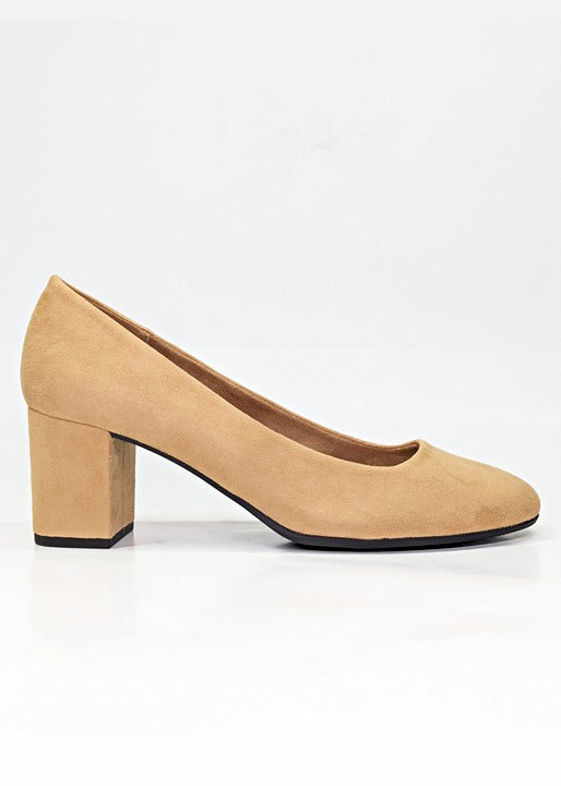 Easy Street Proper Women's Pumps Sand Super Suede Size 11 (MSRP $60)
