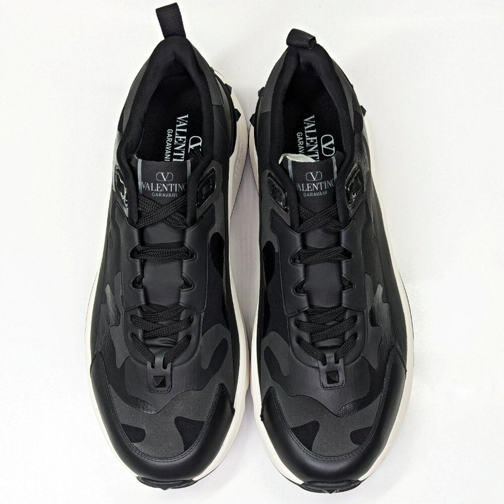 Valentino Garavani Men's True Act Low Top Canvas Sneakers Size 44 (MSRP $980)