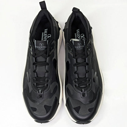 Valentino Garavani Men's True Act Low Top Canvas Sneakers Size 44 (MSRP $980)