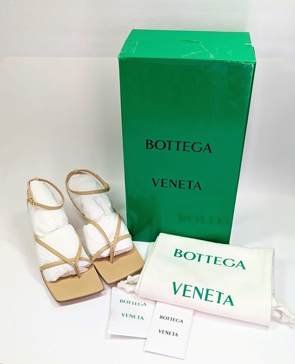 Bottega Veneta Women's Stretch Ankle Strap Kitten Sandals Size 36.5 (MSRP $990)