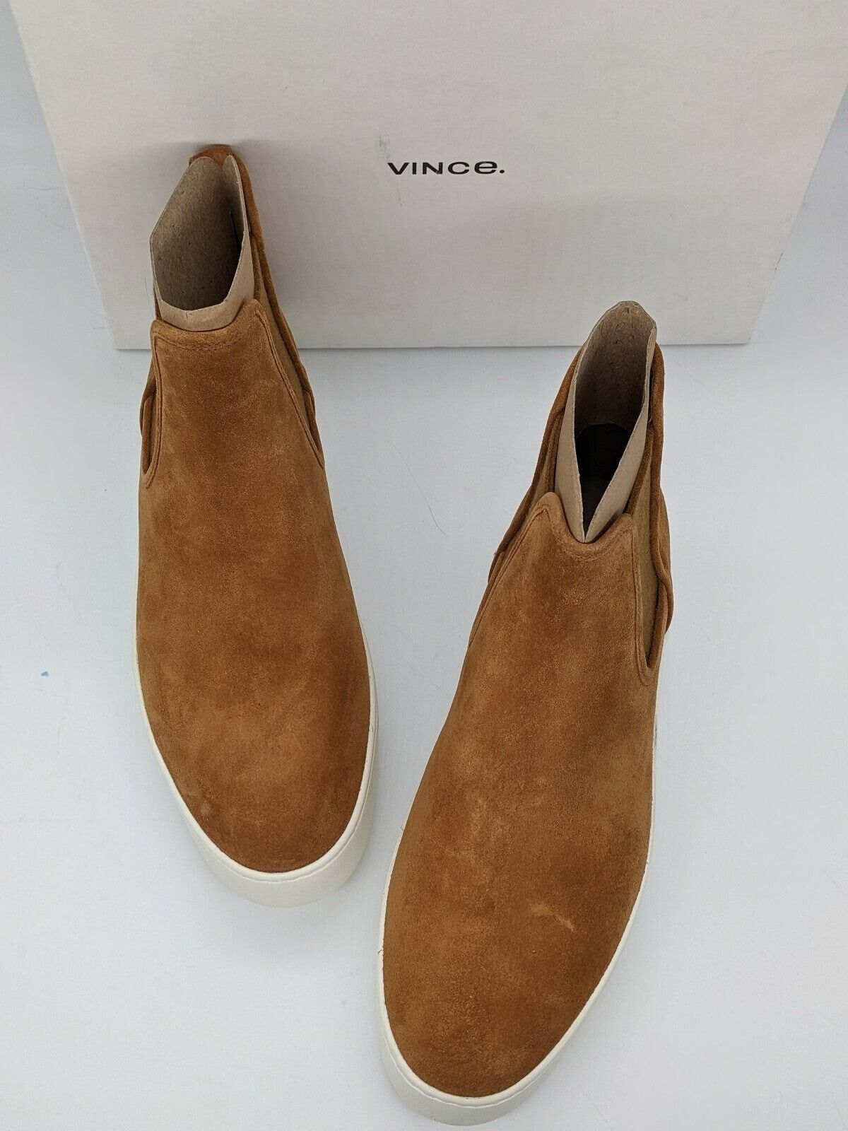 Vince Warren Women's Chelsea Boot Tan Suede Size 10M (MSRP $295)