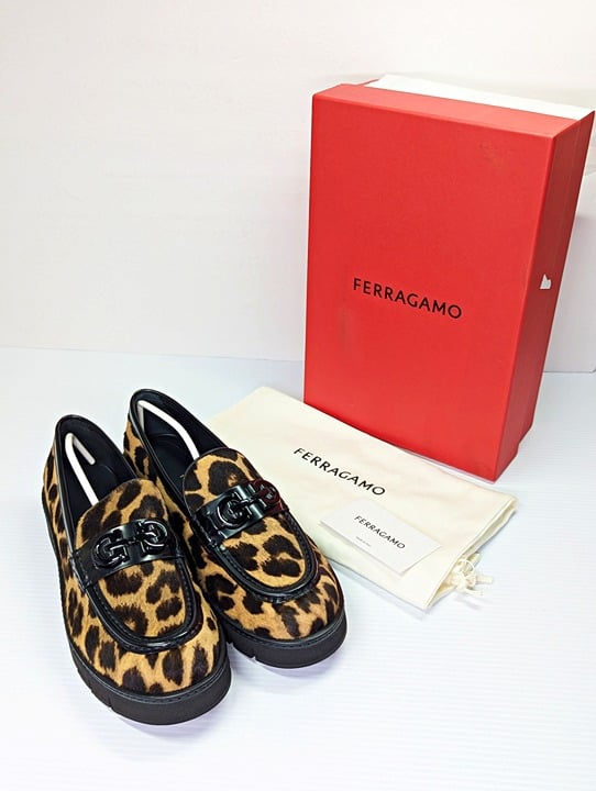 Ferragamo Women's Ofelia Leopard Print Calf Hair Loafers Size 10 C (MSRP $1,350)