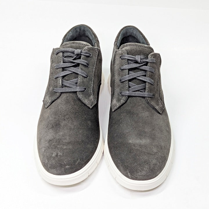 Vince Men's Stephen Low-Top Sneakers Graphite Suede Size 9 (MSRP $225)