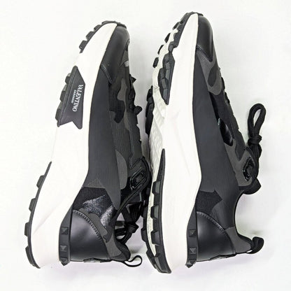 Valentino Garavani Men's True Act Low Top Canvas Sneakers Size 43 (MSRP $980)