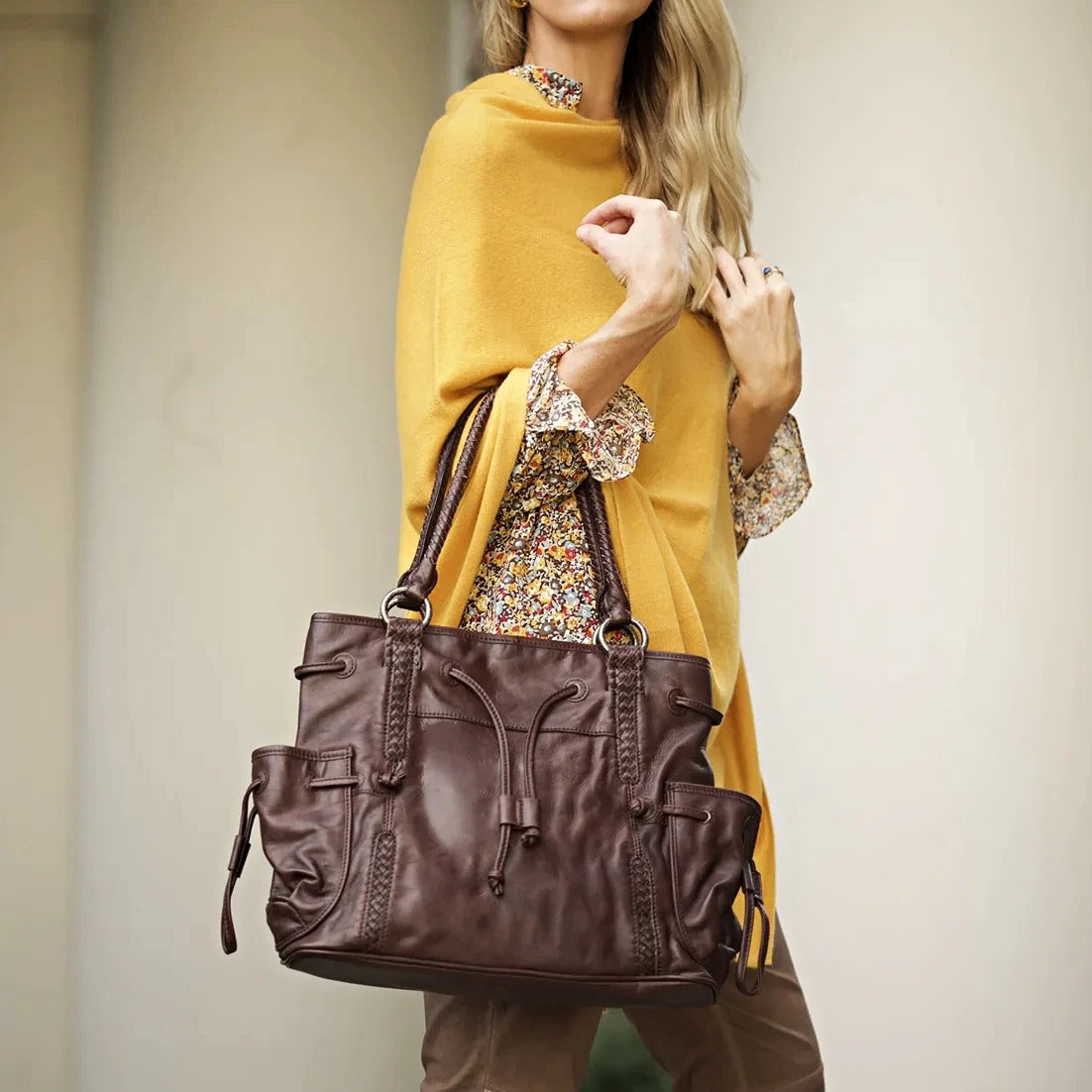 OLD TREND Women's Brown Genuine Leather Brassia Tote Bag (MSRP $359)