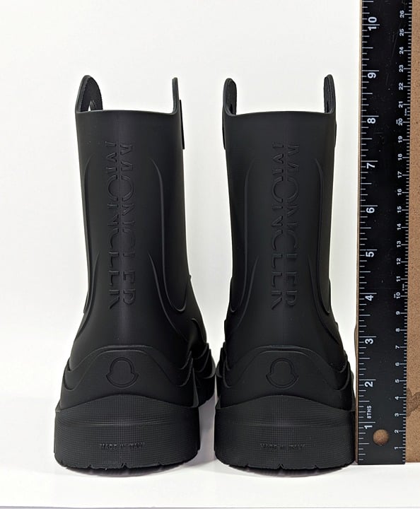 Moncler Women's Misty Black Round Toe Embossed Logo Rain Boots Size 41 MSRP $555