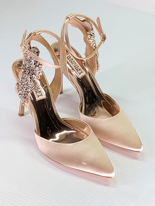 Badgley Mischka Women's Blanca Nude Satin Embellished Pumps Size 7 (MSRP $245)