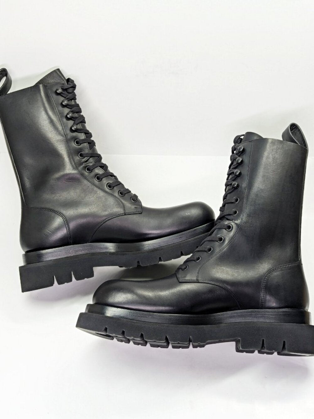 Bottega Veneta Men's Lug Sole Combat Boots in Black Leather Size 41 (MSRP $1450)