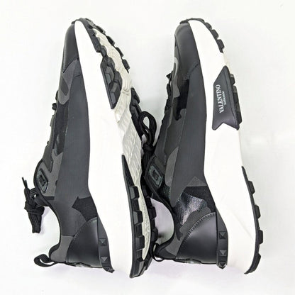 Valentino Garavani Men's True Act Low Top Canvas Sneakers Size 43 (MSRP $980)