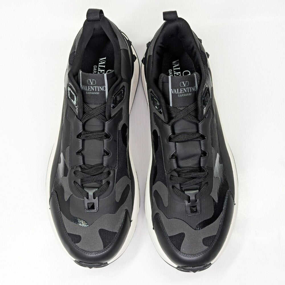 Valentino Garavani Men's True Act Low Top Canvas Sneakers Size 43 (MSRP $980)