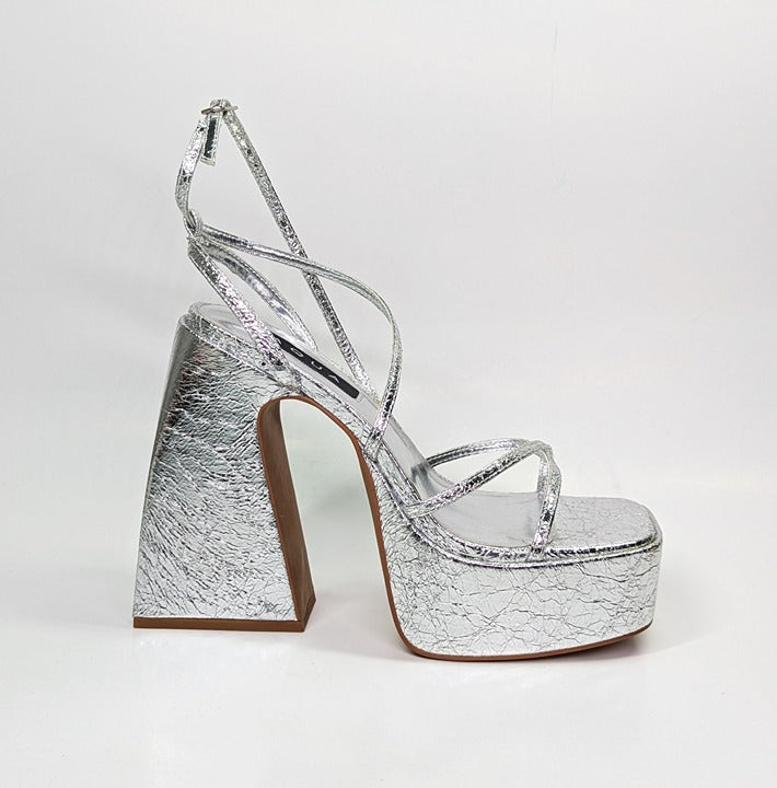 Aqua Chance Strappy Open Toe Platform Block Heels Silver Size 8 (MSRP $118)