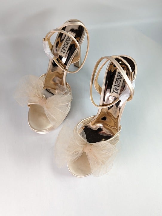 Badgley Mischka Sophie Platform Sandal Tulle Flower Nude Size 8.5 (MSRP $235)