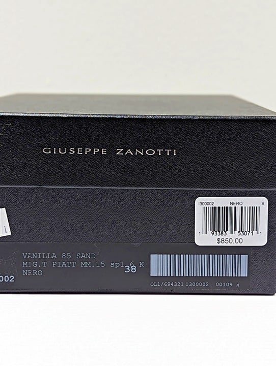 Giuseppe Zanotti Women's Vanilla Crystal Embellished Sandals Size 38 (MSRP $850)