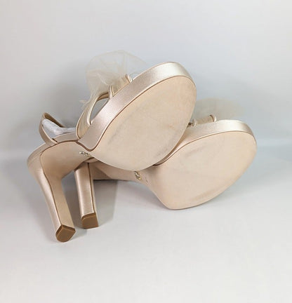 Badgley Mischka Sophie Platform Sandal Tulle Flower Nude Size 8.5 (MSRP $235)