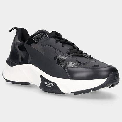 Valentino Garavani Men's True Act Low Top Canvas Sneakers Size 42.5 (MSRP $980)