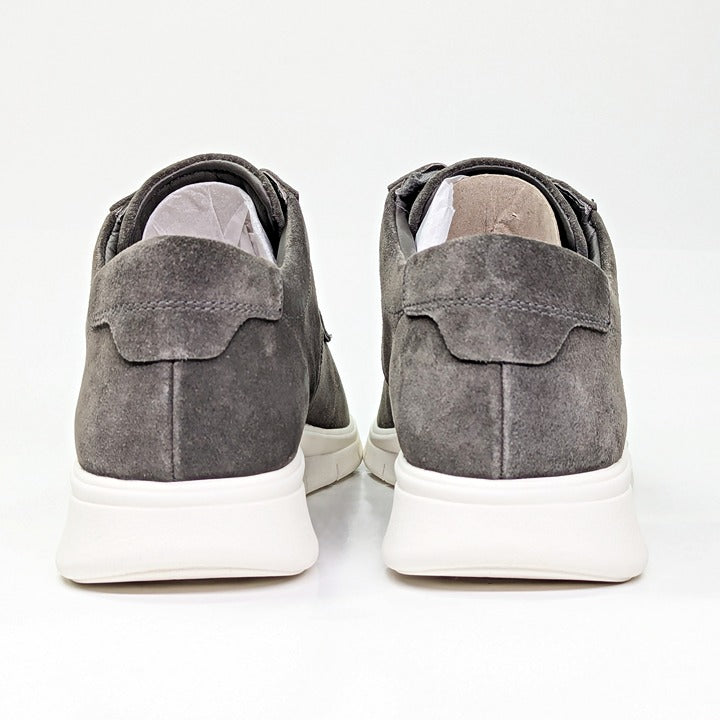 Vince Men's Stephen Low-Top Sneakers Graphite Suede Size 9 (MSRP $225)