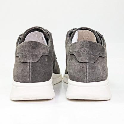 Vince Men's Stephen Low-Top Sneakers Graphite Suede Size 9 (MSRP $225)