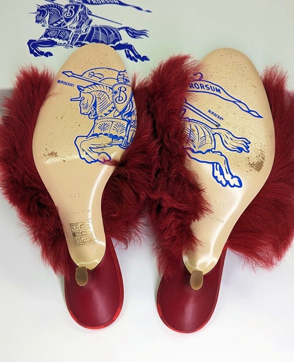Burberry Jackie 75 Women's Shearling Mules Sandal in Ripple Size 36.5 MSRP $950