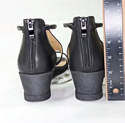 Journee Collection Women's Trayle Black Wedge Sandals Size 8 (MSRP $95)