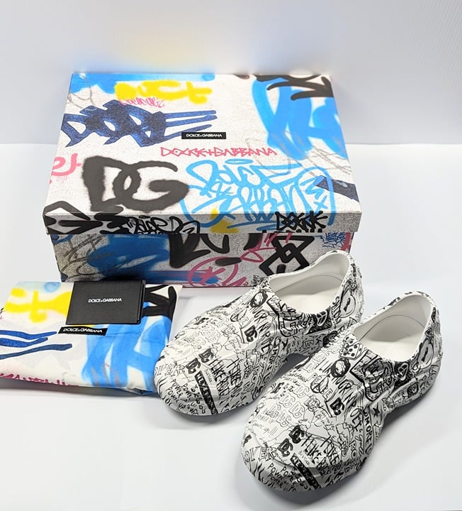 Dolce & Gabbana Men's Toy Graffiti Print Low Top Sneakers Size 41 (MSRP $895)