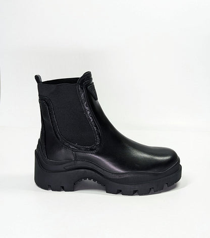 Guess Women's Yesses Signature Black Chelsea Booties Size 7.5 (MSRP $80)