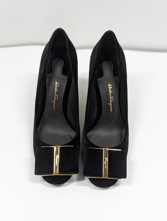 Salvatore Ferragamo Capua 85 Women's Flower Heel Satin Pump Size 7.5 (MSRP $850)